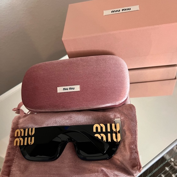 100 Authentic MIU MIU sunglasses - Picture 14 of 14